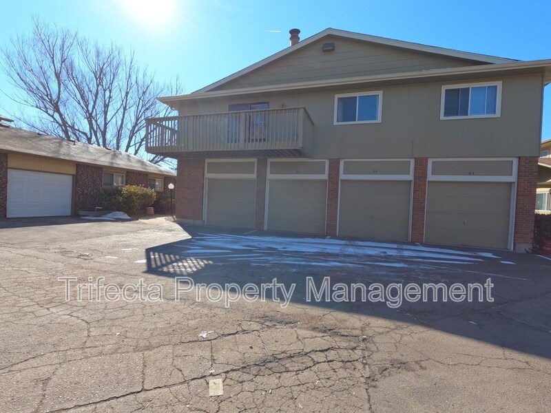 1024 Oxford Ln in Fort Collins, CO - Building Photo