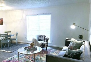3001 Hillcroft St in Houston, TX - Building Photo - Building Photo