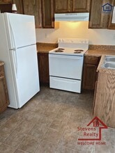 415 Pinecrest St in McMinnville, TN - Foto de edificio - Building Photo