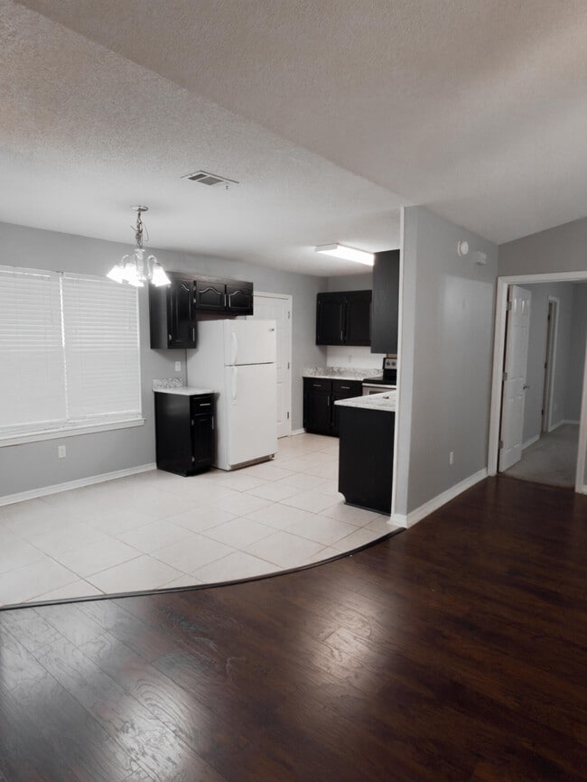 2254 Calle De Cantabria in Navarre, FL - Building Photo - Building Photo