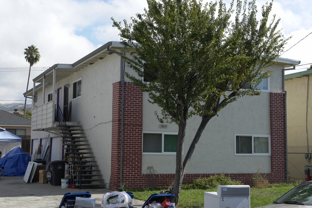 33630 9th St in Union City, CA - Building Photo