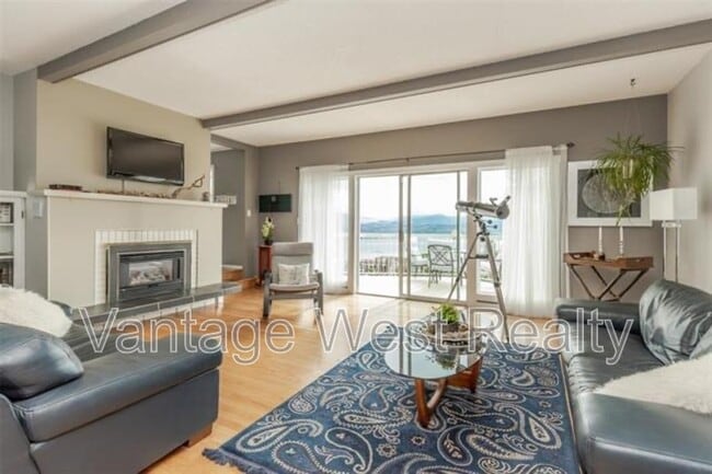 property at 2805 Thacker Dr