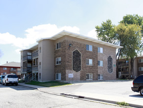 Marywood Apartments in Aurora, IL - Foto de edificio - Building Photo