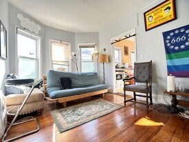 72 Antwerp St, Unit 72 in Boston, MA - Building Photo