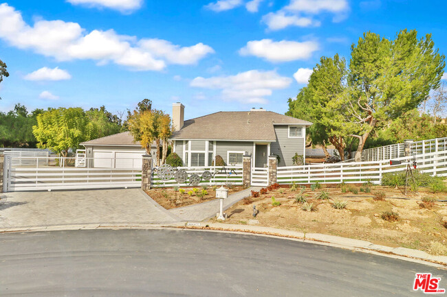 property at 10209 Principe Pl