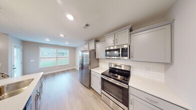 2115 Ireland Wy in Clarksville, TN - Building Photo - Building Photo