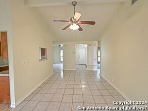 8707 Glen Bluff in San Antonio, TX - Building Photo - Building Photo