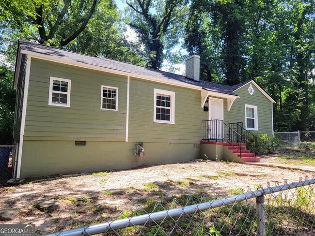 1366 Campbellton Rd SW in Atlanta, GA - Building Photo - Building Photo