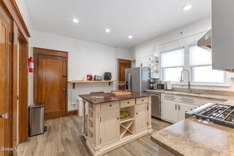 106 N Pine Ave in Albany, NY - Building Photo - Building Photo