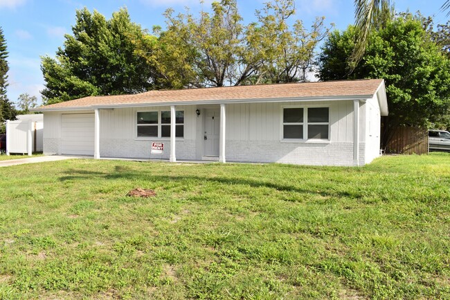 7131 Coventry Dr in Port Richey, FL - Building Photo - Building Photo