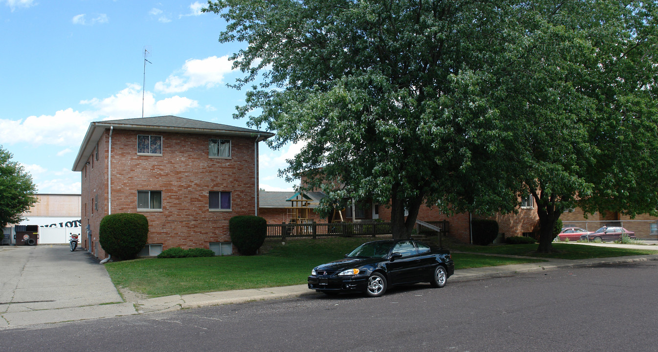 3008-3010 N Woodbine Ter in Peoria, IL - Building Photo