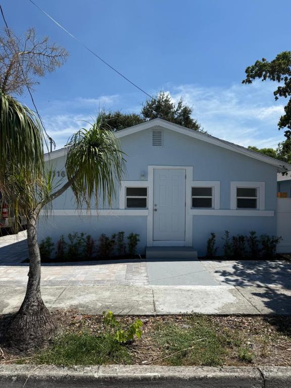 property at 1116 10th St