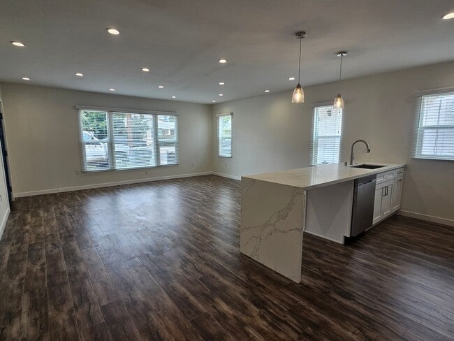 1416-1418 E. Windsor Rd., Unit 1418 E Windsor Rd. in Glendale, CA - Building Photo - Building Photo