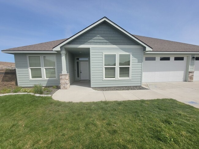 property at 6828 W 34th Pl