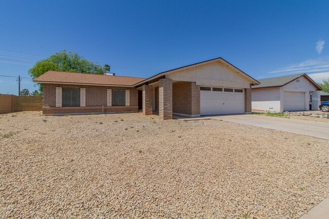 property at 3002 S Mollera