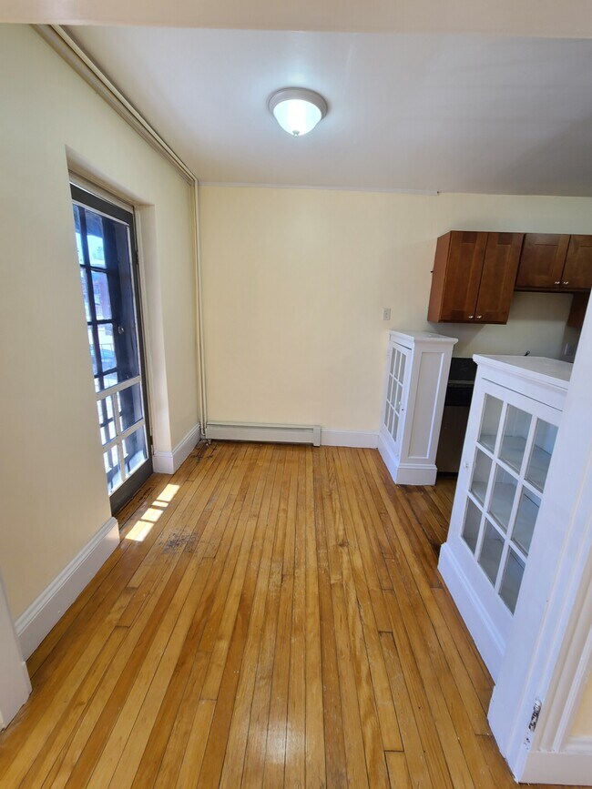 100 Madison Ave, Unit 2 in Newton, MA - Building Photo - Building Photo