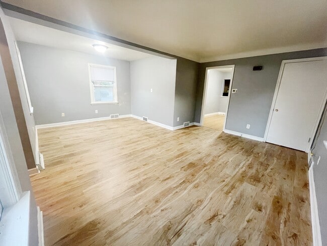property at 1430 Minnehaha Ave