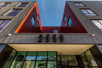 2559 Amber St in Philadelphia, PA - Foto de edificio - Building Photo