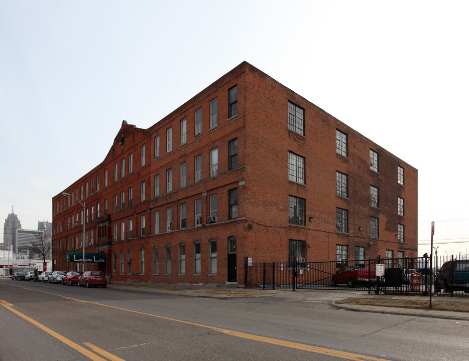 1301 W Lafayette Blvd in Detroit, MI - Building Photo