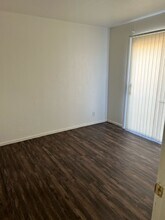 5316 Redberry St, Unit #2 in Las Vegas, NV - Building Photo - Building Photo