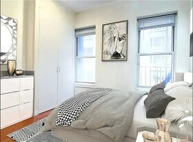 129 W 56th St in New York, NY - Building Photo