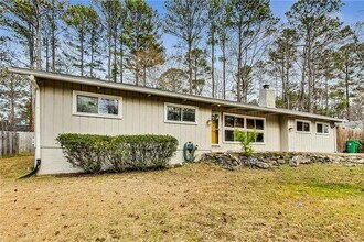 3121 Lynnray Dr in Doraville, GA - Building Photo - Building Photo