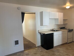 278 Idaho St-Unit -17 in Ashland, OR - Building Photo - Building Photo