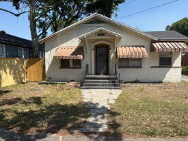 1525 W 15th St in Jacksonville, FL - Building Photo