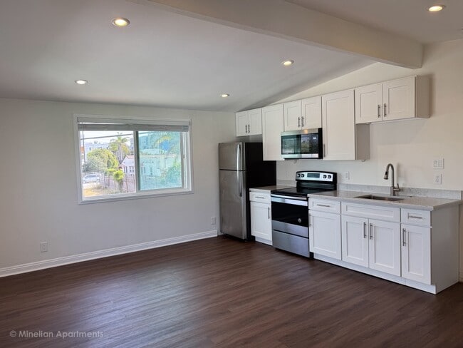 1813 12th St, Unit G in Santa Monica, CA - Building Photo - Building Photo