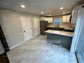 7421 Cherokee Dr in Prairie Village, KS - Building Photo - Building Photo