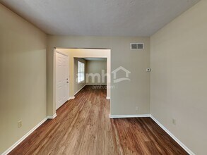 982 Vixen Dr in Cincinnati, OH - Building Photo - Building Photo