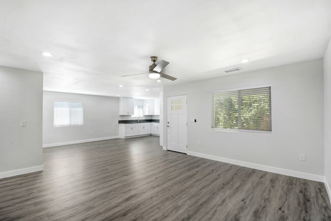 6554 Kinlock Ave in Rancho Cucamonga, CA - Building Photo - Building Photo