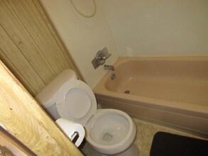 2223 S Cushman St, Unit Apt 238 in Fairbanks, AK - Foto de edificio - Building Photo