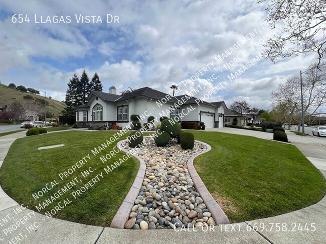 654 Llagas Vista Dr in Morgan Hill, CA - Building Photo - Building Photo