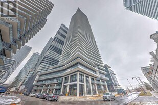 38 Annie Craig Dr in Toronto, ON - Building Photo