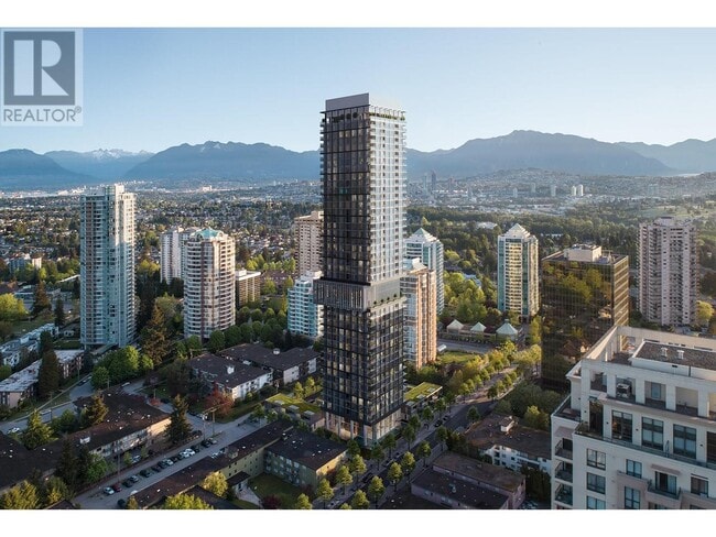 5987-5987 Wilson Ave in Burnaby, BC - Building Photo - Building Photo
