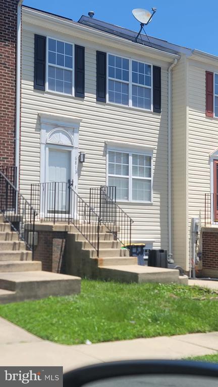 property at 6813 Forbes Blvd