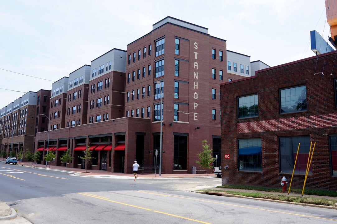 Stanhope in Raleigh, NC - Foto de edificio