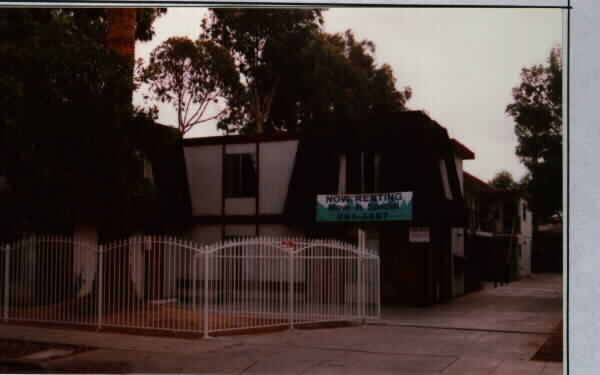 4411 Menlo Ave in San Diego, CA - Foto de edificio - Building Photo