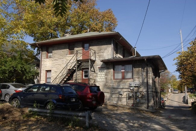 710 E 9th St-Unit -710B in Bloomington, IN - Foto de edificio - Building Photo
