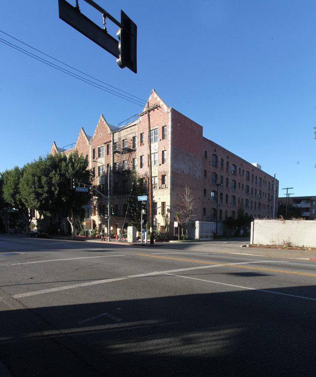 Hollymont Apartments in Los Angeles, CA - Building Photo - Building Photo