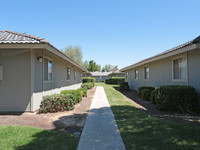 Sandpiper Point Apartments in Fresno, CA - Building Photo - Building Photo