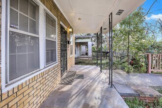 1008 W 52nd St in Savannah, GA - Foto de edificio - Building Photo
