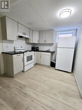 20 Snaresbrook Dr in Toronto, ON - Building Photo - Building Photo