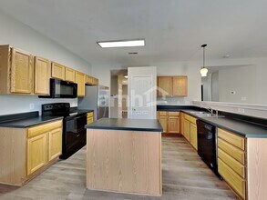 2001 Moonstone Ln in Indian Trail, NC - Foto de edificio - Building Photo