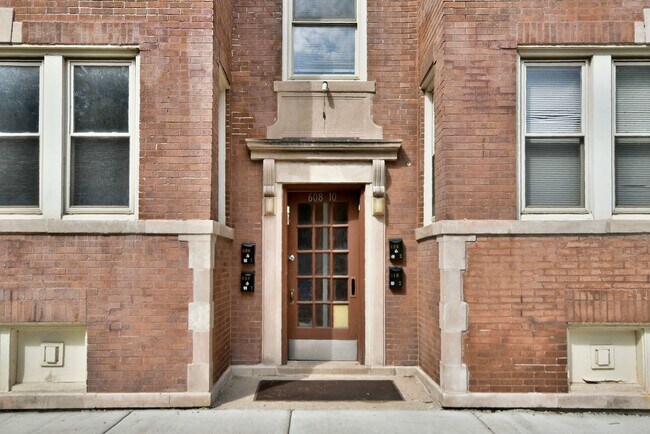 608 N Mayfield Ave in Chicago, IL - Building Photo - Building Photo