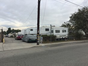 Magnolia Trailer Park in El Monte, CA - Foto de edificio - Building Photo