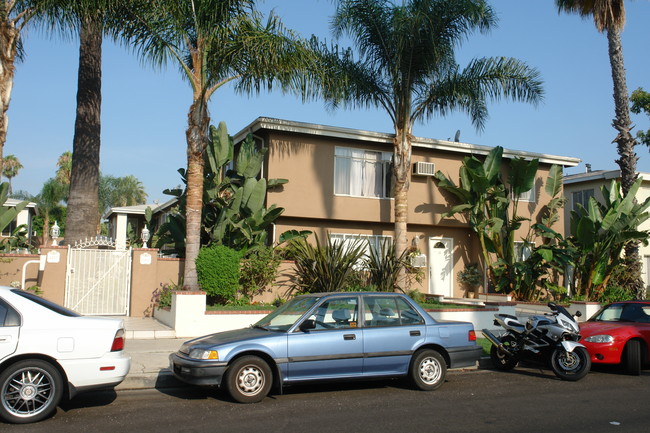 4457-4463 Murietta Ave in Sherman Oaks, CA - Building Photo - Building Photo