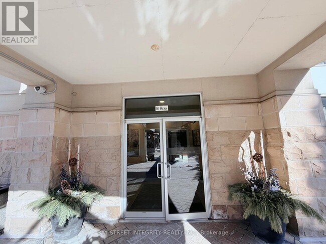 8 Rean Dr in Toronto, ON - Building Photo - Building Photo