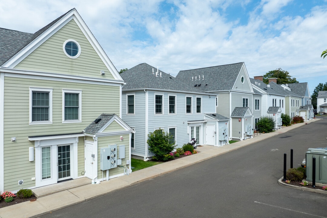 Greenfield in Stamford, CT - Building Photo